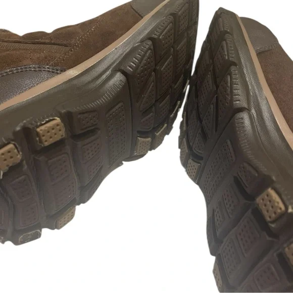 💥SALE💥SKECHERS BROWN RELAXED FIT GIRL CRUSH BROWN ANKLE BOOTIES NWOTS SZ 9 EUC - Picture 10 of 13